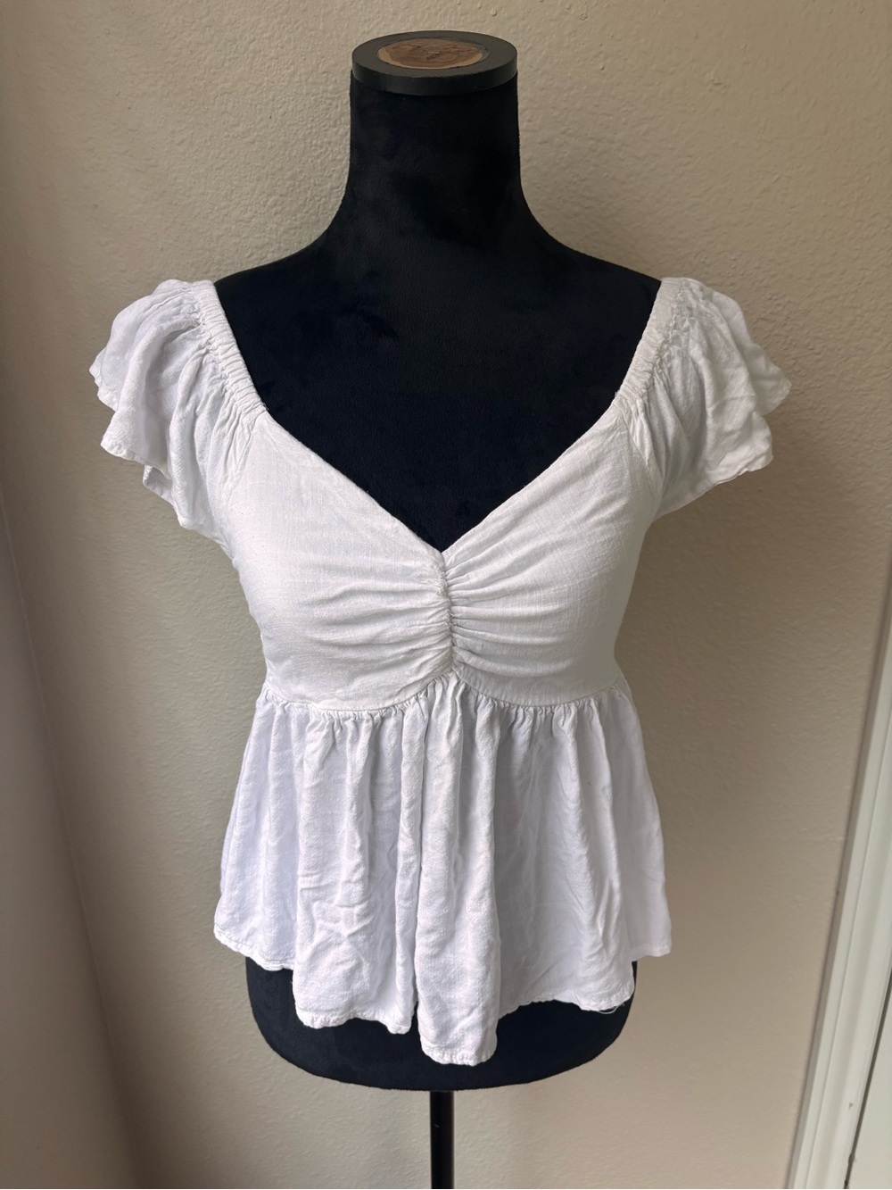 Japna White Ruched V-Neck Peplum Flutter Sleeve Top - Picture 2 of 5